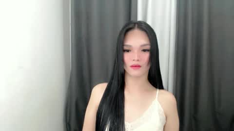 Snapshot of lanawyatt_ chatting on 09/29/25, 12:21 lanawyatt_ online show from 09/29/25, 12:21