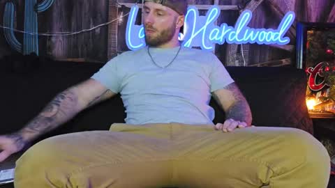 Snapshot of lancehardwood222 chatting on 12/02/24, 01:25 LANCE online show from 12/02/24, 01:25