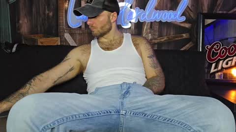 Snapshot of lancehardwood222 chatting on 01/18/25, 01:52 LANCE online show from 01/18/25, 01:52