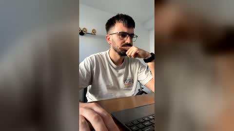 Snapshot of lander920612 chatting on 02/26/26, 03:44 lander920612 online show from 02/26/26, 03:44