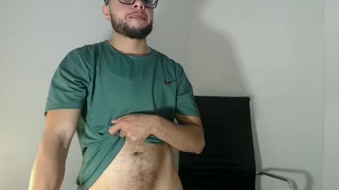 Snapshot of landonrush chatting on 09/16/25, 10:11 LandonRush online show from 09/16/25, 10:11