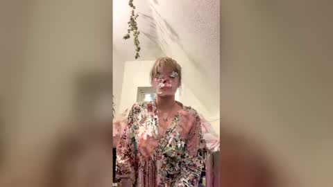 Snapshot of laneybel chatting on 12/04/25, 06:55 laneybel online show from 12/04/25, 06:55