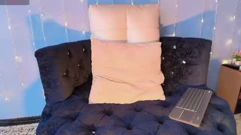 Snapshot of langelo_el chatting on 06/27/26, 12:33 langelo_el online show from 06/27/26, 12:33