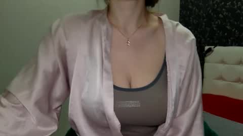 Snapshot of langoria chatting on 03/01/25, 04:22 langoria online show from 03/01/25, 04:22
