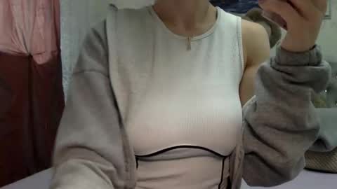Snapshot of langoria chatting on 10/05/25, 01:53 langoria online show from 10/05/25, 01:53