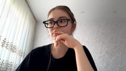 Snapshot of lanihadland chatting on 03/17/26, 05:11 Alice online show from 03/17/26, 05:11