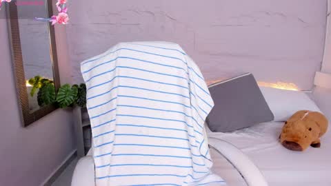 Lanna online show from 04/11/26, 11:36