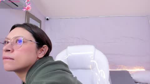 Lanna online show from 04/23/26, 11:42