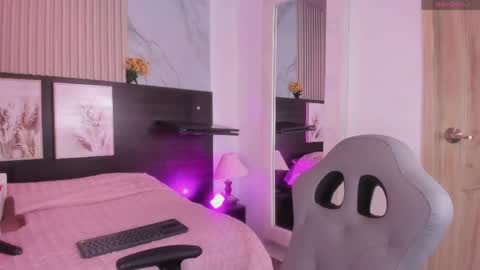 lanna_as online show from 04/07/26, 03:18