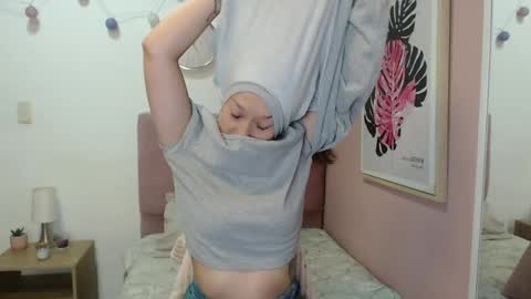 Lanna online show from 04/21/26, 01:17