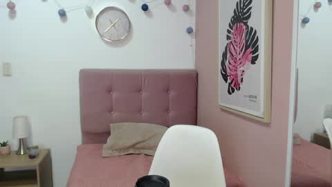 Snapshot of lanna_mills chatting on 04/28/26, 12:54 Lanna online show from 04/28/26, 12:54