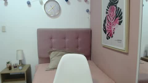 Snapshot of lanna_mills chatting on 05/28/26, 01:08 Lanna online show from 05/28/26, 01:08