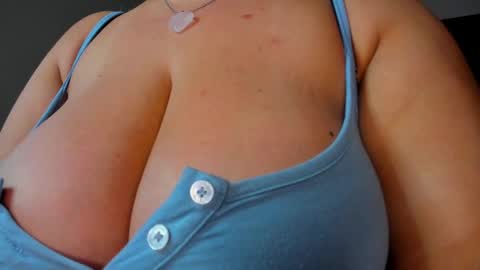 Lanna online show from 10/30/25, 12:56