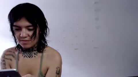 Snapshot of lannie_gonzales chatting on 12/26/24, 03:42 LANNIE   online show from 12/26/24, 03:42