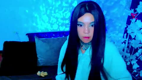 Snapshot of lannie_gonzales chatting on 09/26/25, 02:04 LANNIE   online show from 09/26/25, 02:04