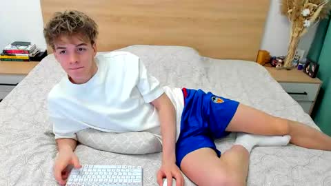 Fandi online show from 12/19/24, 06:45