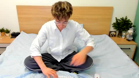 Fandi online show from 12/23/24, 02:39