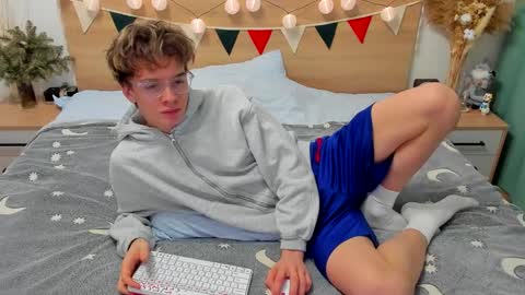 Fandi online show from 01/22/25, 05:37