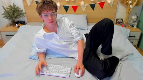 Fandi online show from 01/25/25, 10:29