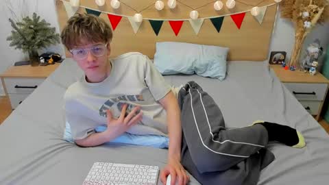 Fandi online show from 01/29/25, 02:21