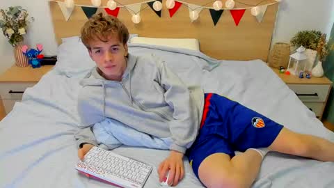 Fandi online show from 02/28/25, 11:47