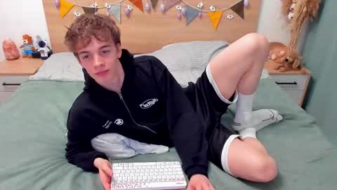 Fandi online show from 03/11/26, 03:29