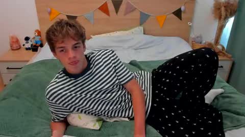 Fandi online show from 04/20/26, 07:22