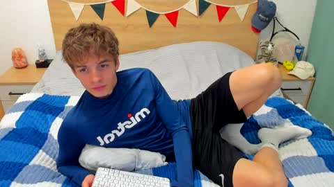 Fandi online show from 04/21/26, 03:50