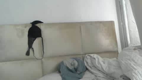 Snapshot of lantti chatting on 02/22/25, 09:23 lantti online show from 02/22/25, 09:23