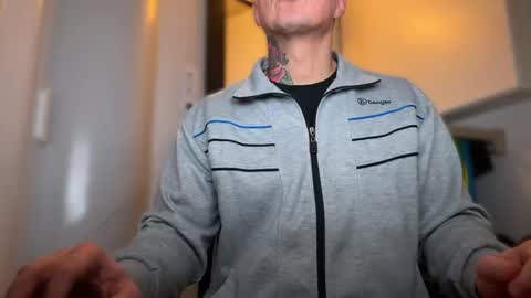 Snapshot of lanzarote6 chatting on 01/24/25, 09:39 BDSM online show from 01/24/25, 09:39