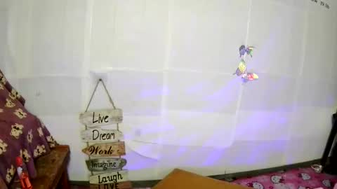 Snapshot of lara101732 chatting on 11/25/25, 02:06 lara101732 online show from 11/25/25, 02:06