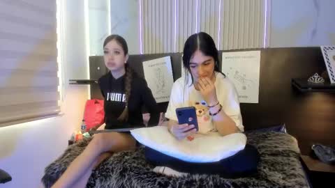 lara_as online show from 02/17/26, 02:02