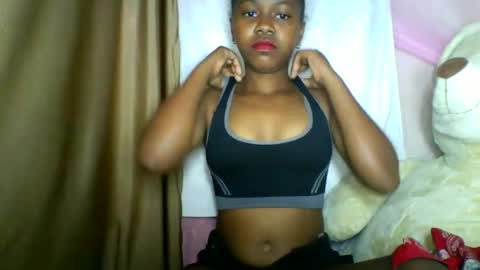 Snapshot of lara_belle chatting on 05/02/26, 10:53 lara_belle online show from 05/02/26, 10:53
