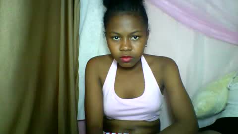 Snapshot of lara_belle chatting on 05/04/26, 02:35 lara_belle online show from 05/04/26, 02:35