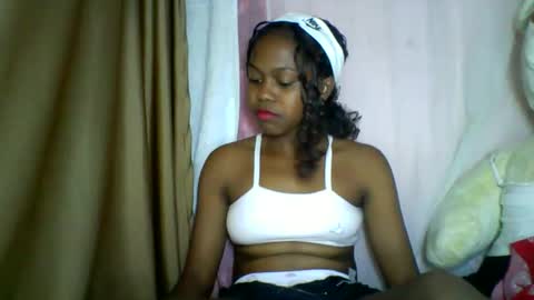 Snapshot of lara_belle chatting on 05/06/26, 06:35 lara_belle online show from 05/06/26, 06:35