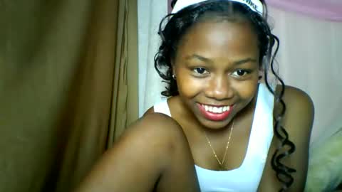 Snapshot of lara_belle chatting on 05/10/26, 10:04 lara_belle online show from 05/10/26, 10:04