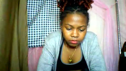 Snapshot of lara_belle chatting on 06/11/26, 02:53 lara_belle online show from 06/11/26, 02:53
