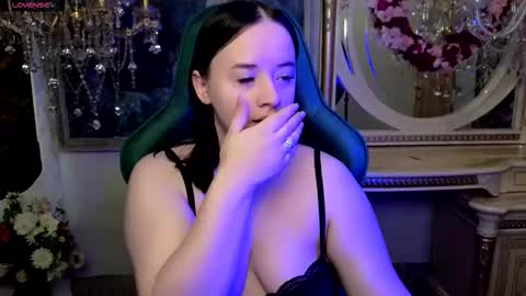 lara_benson_ online show from 02/07/26, 07:45