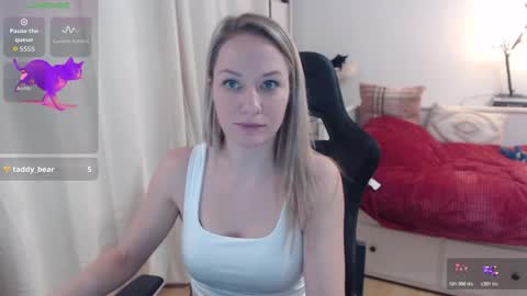 Snapshot of lara_c_rau chatting on 01/07/26, 05:15 Lara online show from 01/07/26, 05:15