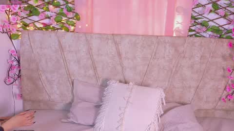 Lara Gill online show from 03/29/26, 01:33