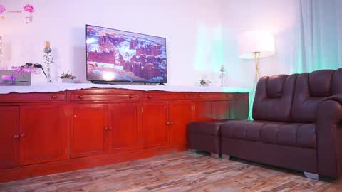 Snapshot of lara_giraldo chatting on 10/26/25, 12:05 Hello Guys I am Lara Giraldo WELCOME To my room online show from 10/26/25, 12:05