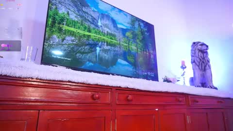 Snapshot of lara_giraldo chatting on 11/13/25, 12:31 Hello Guys I am Lara Giraldo WELCOME To my room online show from 11/13/25, 12:31