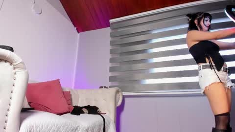 Snapshot of lara_reynolds_ chatting on 02/26/26, 09:03 lara_reynolds_ online show from 02/26/26, 09:03