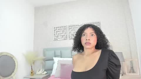 lara_spaark online show from 01/12/26, 11:37