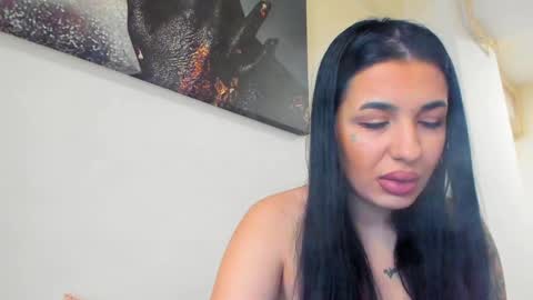 Snapshot of lara_squirtx chatting on 02/03/25, 08:02 Lara online show from 02/03/25, 08:02