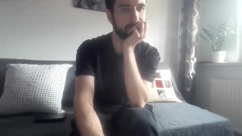 Snapshot of laraaan chatting on 10/31/25, 02:29 laraaan online show from 10/31/25, 02:29