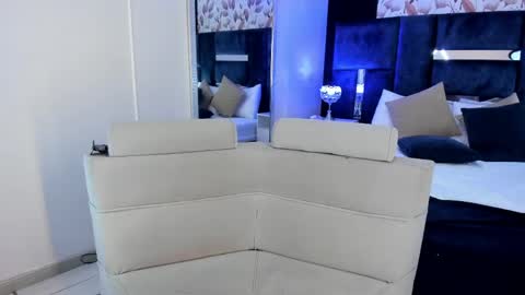 Lara online show from 04/20/26, 08:32