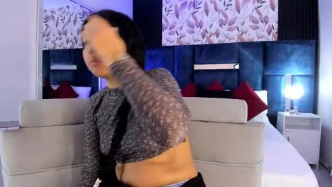 Lara online show from 04/25/26, 07:11