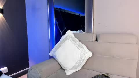 Lara online show from 06/06/26, 06:23