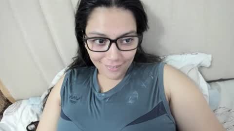 lara online show from 09/24/25, 03:21